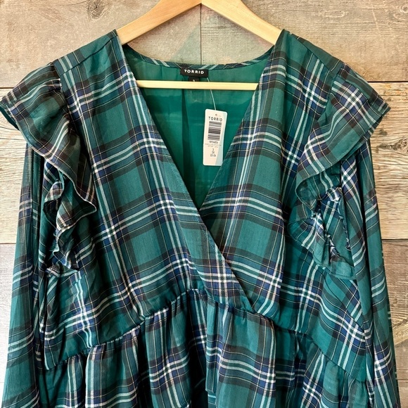 NWT Torrid Green Plaid Chiffon Ruffled Sleeve Cropped Top Flounce 3X, 22-24 Gift - Picture 4 of 16